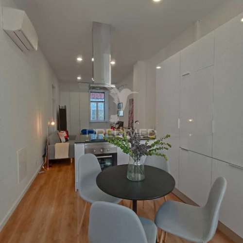 Apartamento t0 totalmente renovado em lisboa