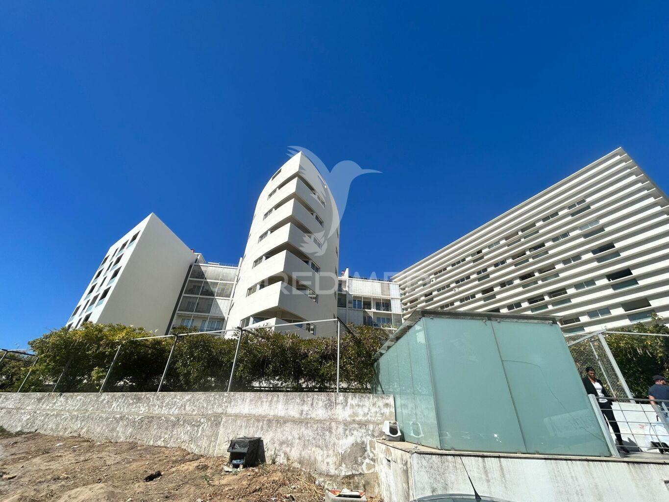 Apartamento t2 com terraço em excelente estado em setúbal