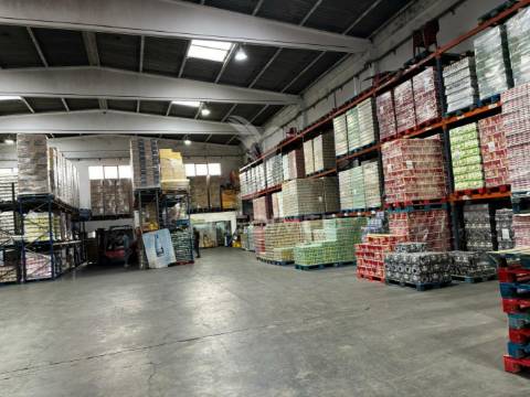 Venda armazém 1200 m2 excelente localização lourel, sintra