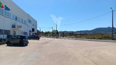 Venda armazém 1200 m2 excelente localização lourel, sintra