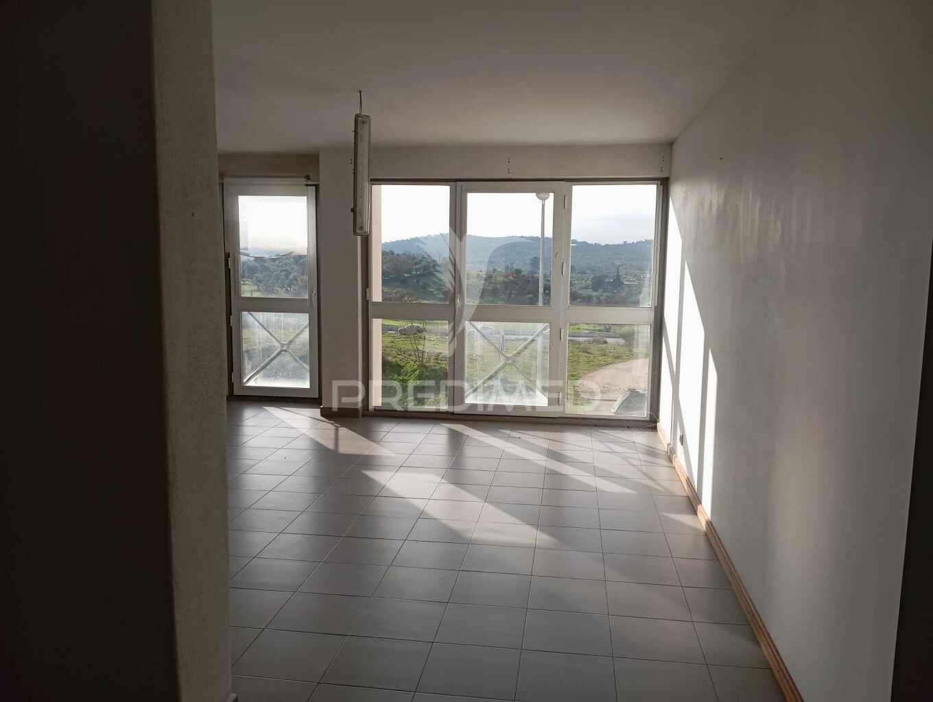 Garagem/armazém/arrecadação