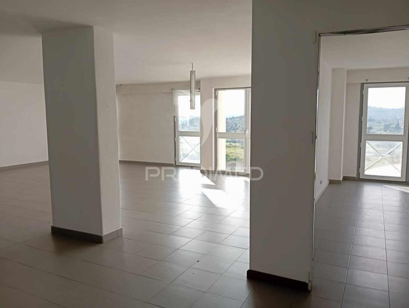 Garagem/armazém/arrecadação