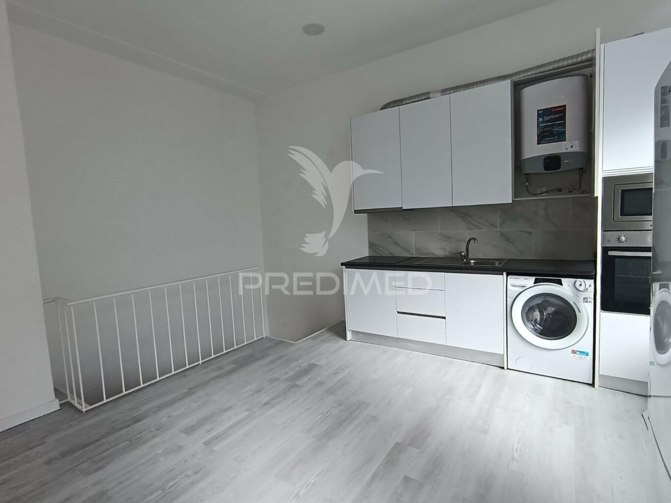 Loja com 2 pisos remodelado, transformado em t2/t3