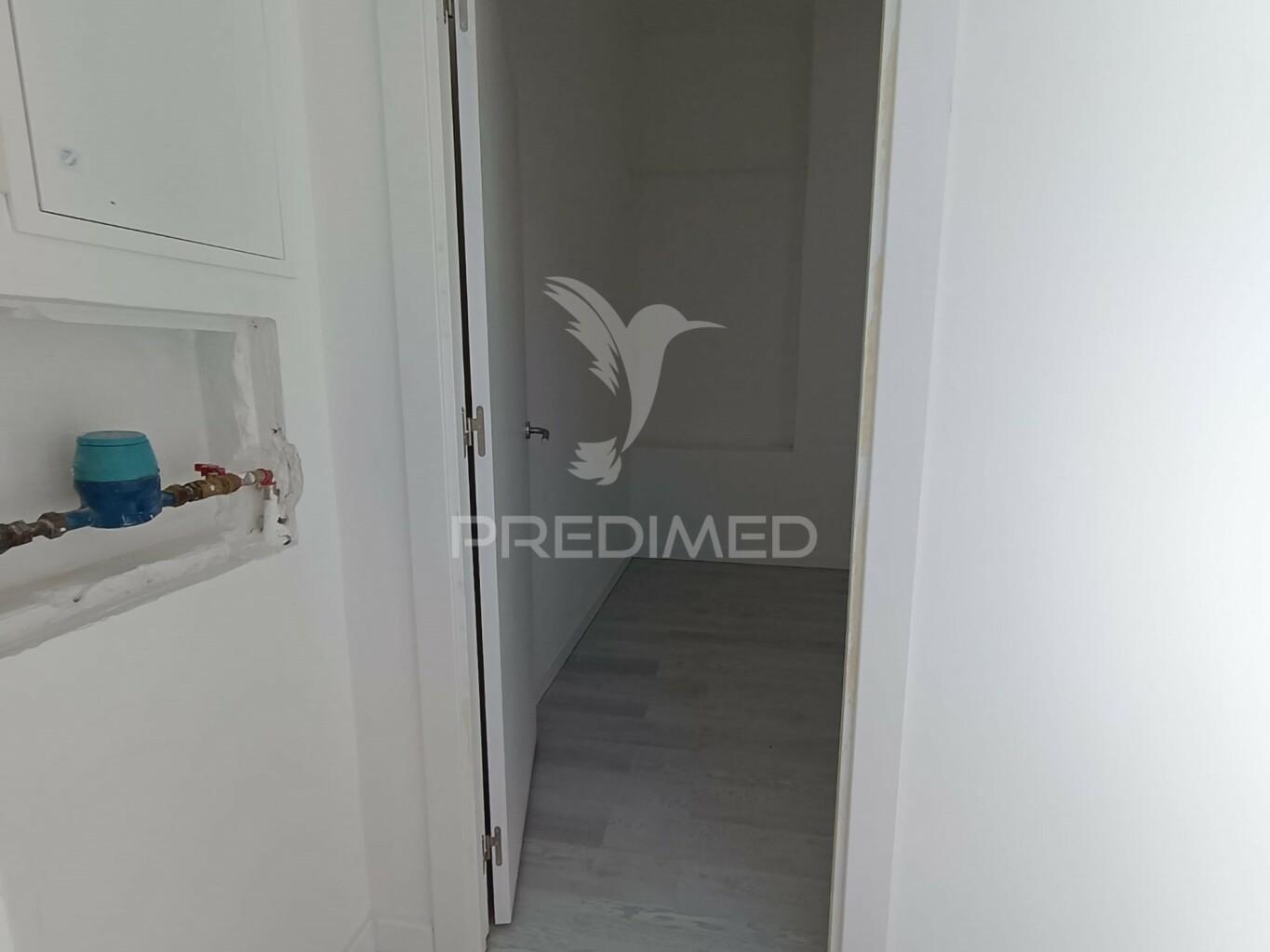 Loja com 2 pisos remodelado, transformado em t2/t3