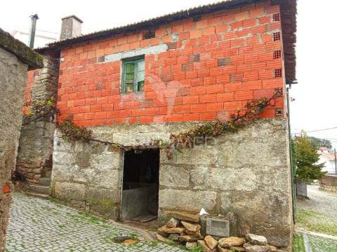 Moradia t3  macedo de cavaleiros