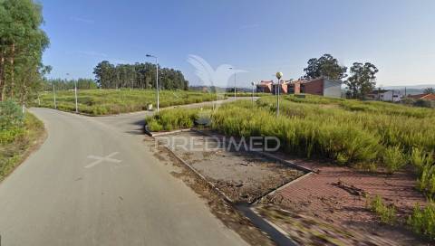 Loteamento com 38 lotes para moradias