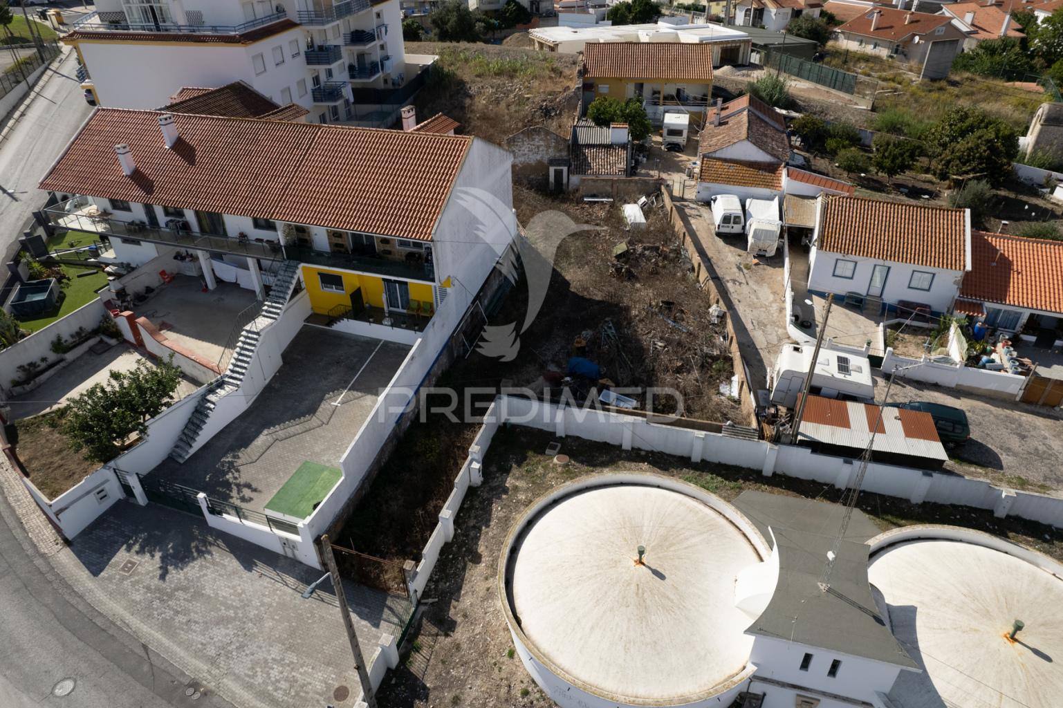 Terreno urbano no centro de alenquer