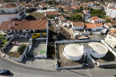 Terreno urbano no centro de alenquer