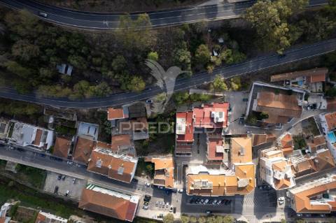 Terreno urbano no centro de alenquer