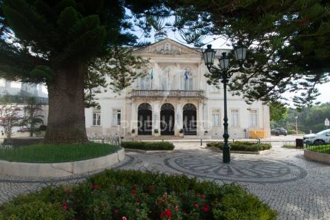 Terreno urbano no centro de alenquer