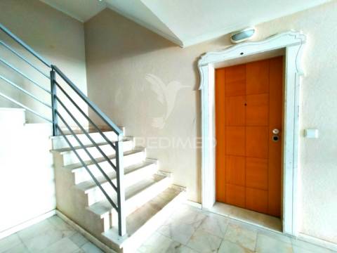 Apartamento t3 c/ terraço e garagem | mafra