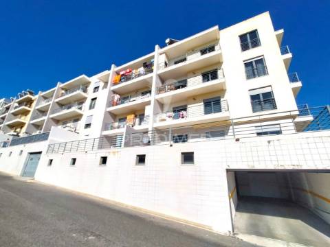 Apartamento t3 c/ terraço e garagem | mafra