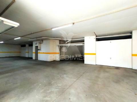 Apartamento t3 c/ terraço e garagem | mafra
