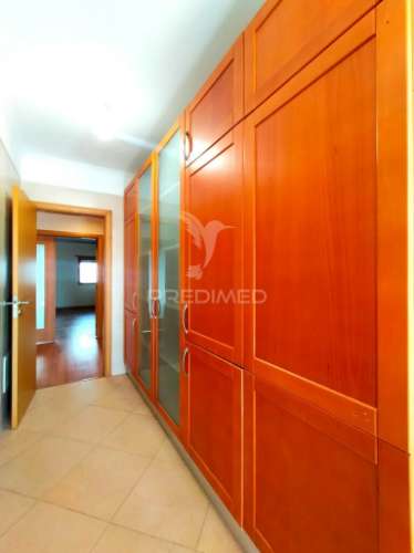 Apartamento t3 c/ terraço e garagem | mafra