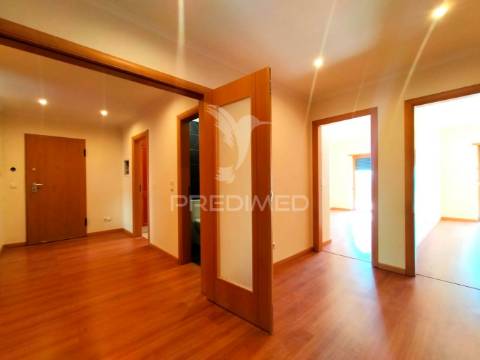 Apartamento t3 c/ terraço e garagem | mafra