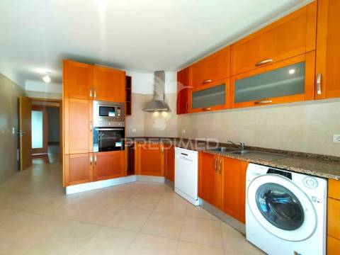 Apartamento t3 c/ terraço e garagem | mafra