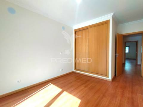 Apartamento t3 c/ terraço e garagem | mafra