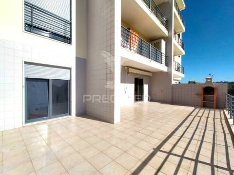 Apartamento t3 c/ terraço e garagem | mafra