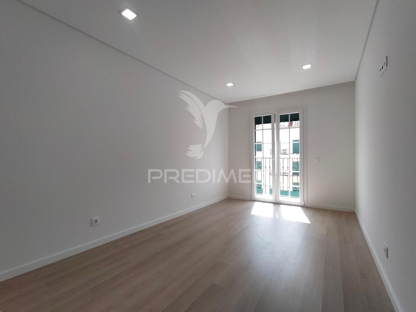 Apartamento t3 | neudel/águas livres | 4º piso