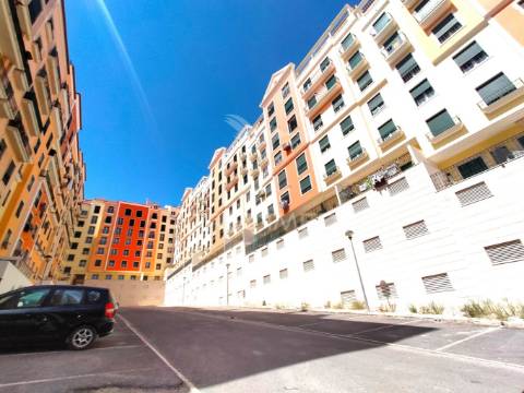 Apartamento t3 | neudel/águas livres | 4º piso