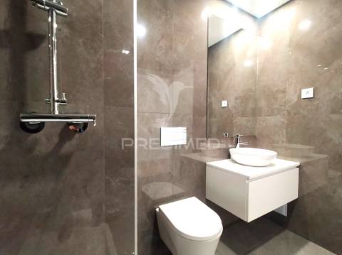 Apartamento t3 | neudel/águas livres | 4º piso