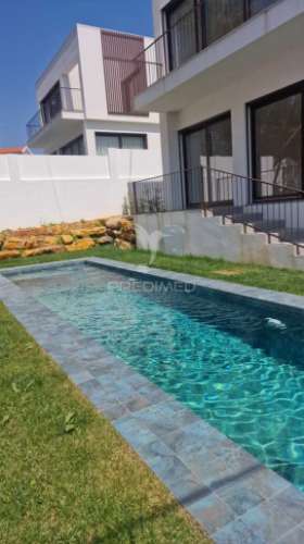 Moradia t3 com piscina em cascais