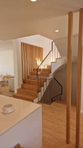 Moradia t3 com piscina em cascais