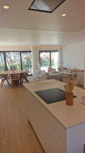 Moradia t3 com piscina em cascais