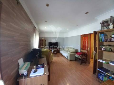 Apartamento t3+1 no centro de almada