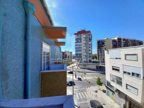 Apartamento t3+1 no centro de almada