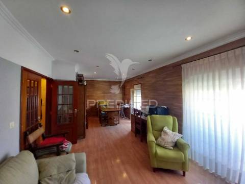 Apartamento t3+1 no centro de almada