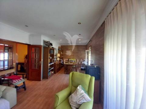 Apartamento t3+1 no centro de almada