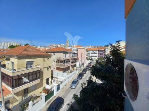 Apartamento t3+1 no centro de almada