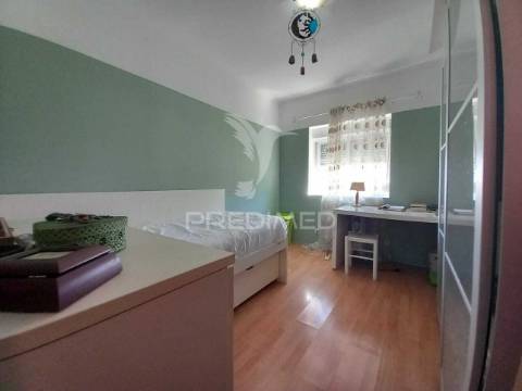 Apartamento t3+1 no centro de almada