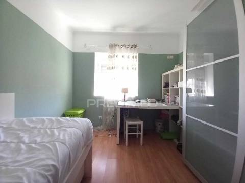 Apartamento t3+1 no centro de almada