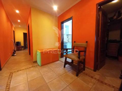 Apartamento t3+1 no centro de almada