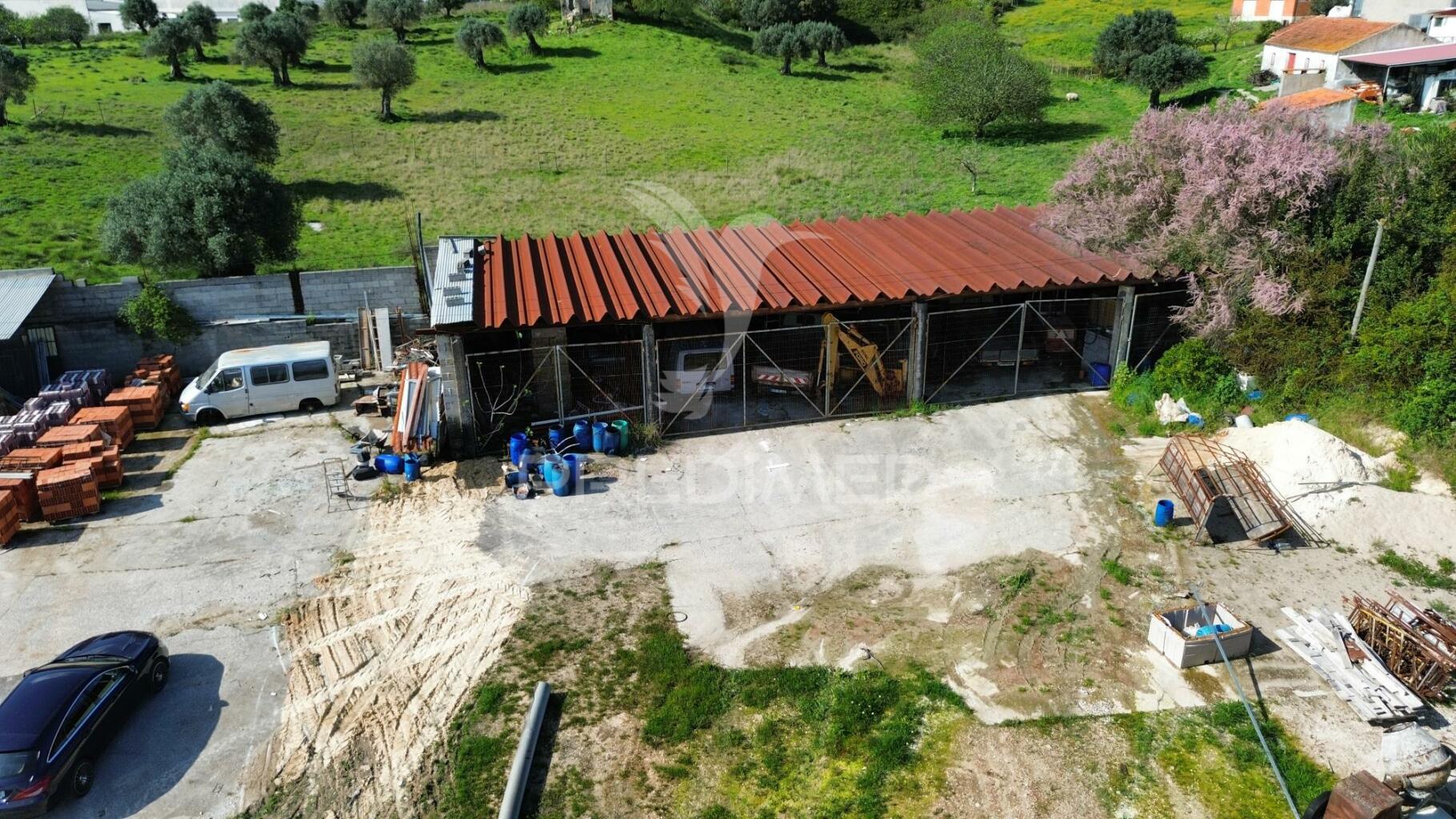 Armazém comercial com terreno, são pedro / alcanena