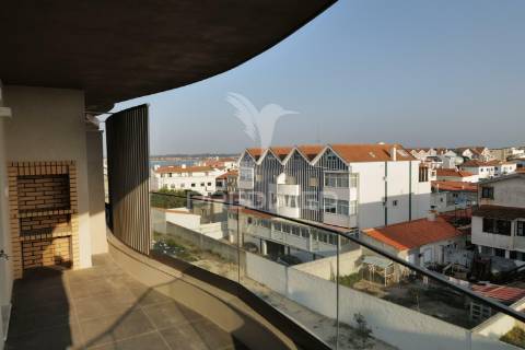 Apartamento t5 na praia da costa nova