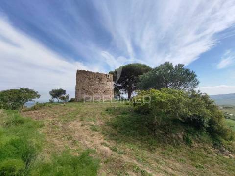 Terreno urbano com ruína de moinho - alenquer