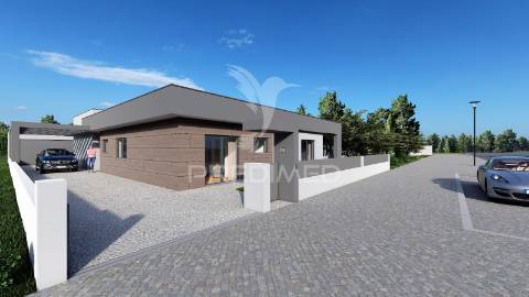 Moradia térrea em fase final de construção