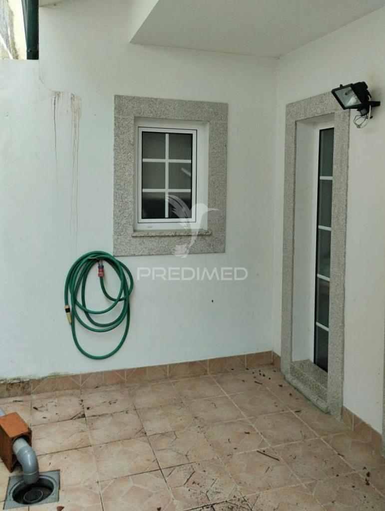 Moradia v3 em banduge - santa marta de penaguião