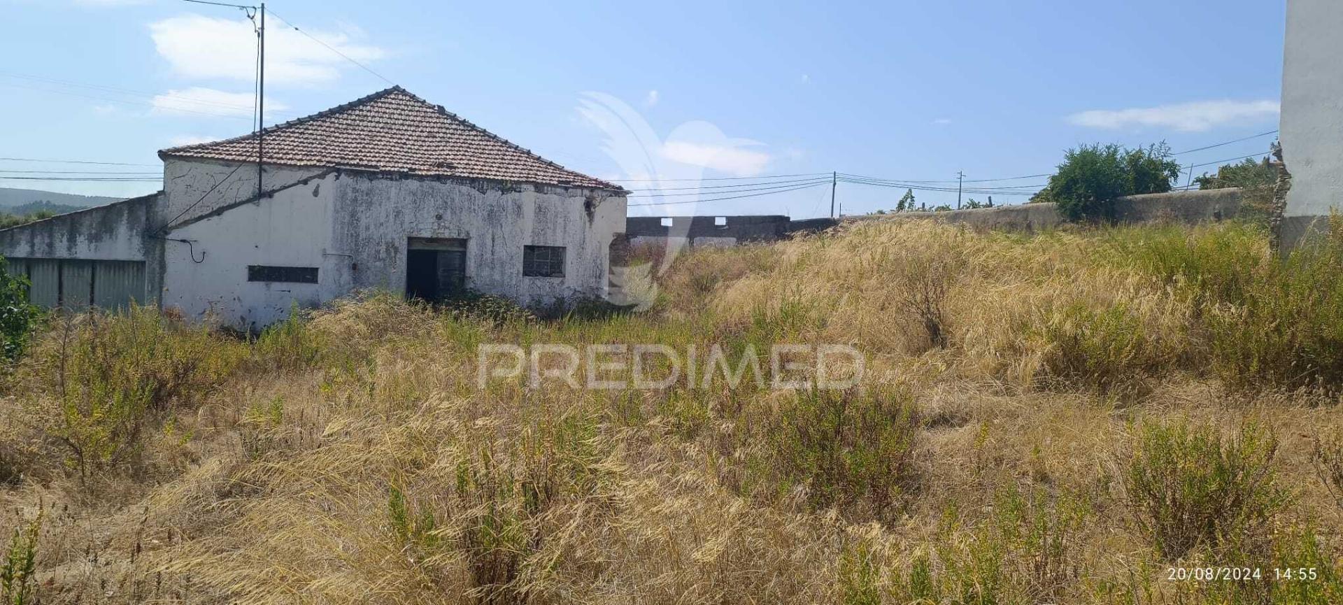 Armazém em ribeira do pardo/ santana/ nisa