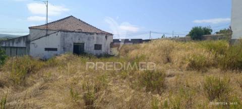 Armazém em ribeira do pardo/ santana/ nisa