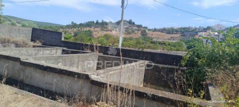 Armazém em ribeira do pardo/ santana/ nisa