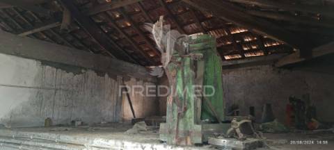 Armazém em ribeira do pardo/ santana/ nisa