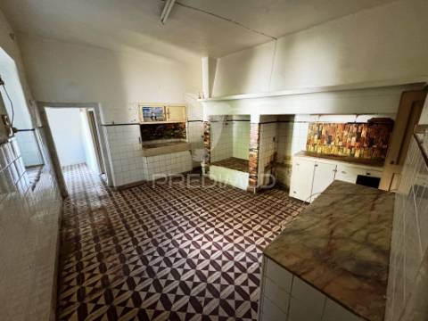 Moradia bifamiliar em portalegre