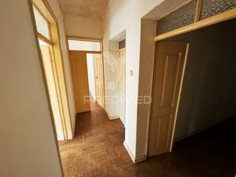 Moradia bifamiliar em portalegre