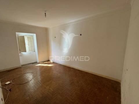 Moradia bifamiliar em portalegre