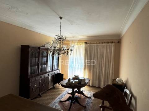 Moradia bifamiliar em portalegre