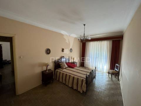 Moradia bifamiliar em portalegre